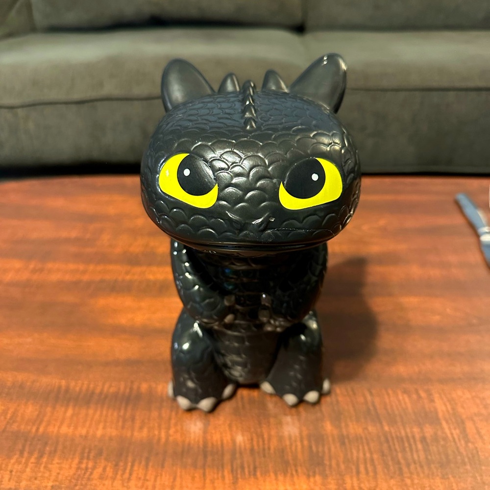 Toothless piggy bank